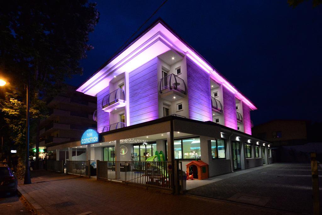 Hotel Concorde Чезенатико Экстерьер фото